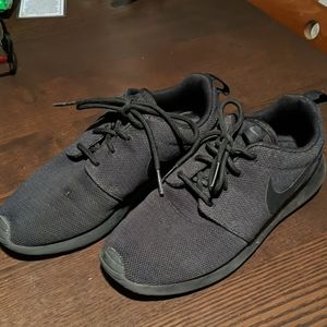 Black Roshe one nike